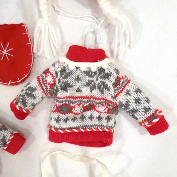 NEW 4” CHRISTMAS HOLIDAY KNIT SWEATER HATS ICE SKATES MITTENS ORNAMENT LOT OF 7 - Picture 6 of 9